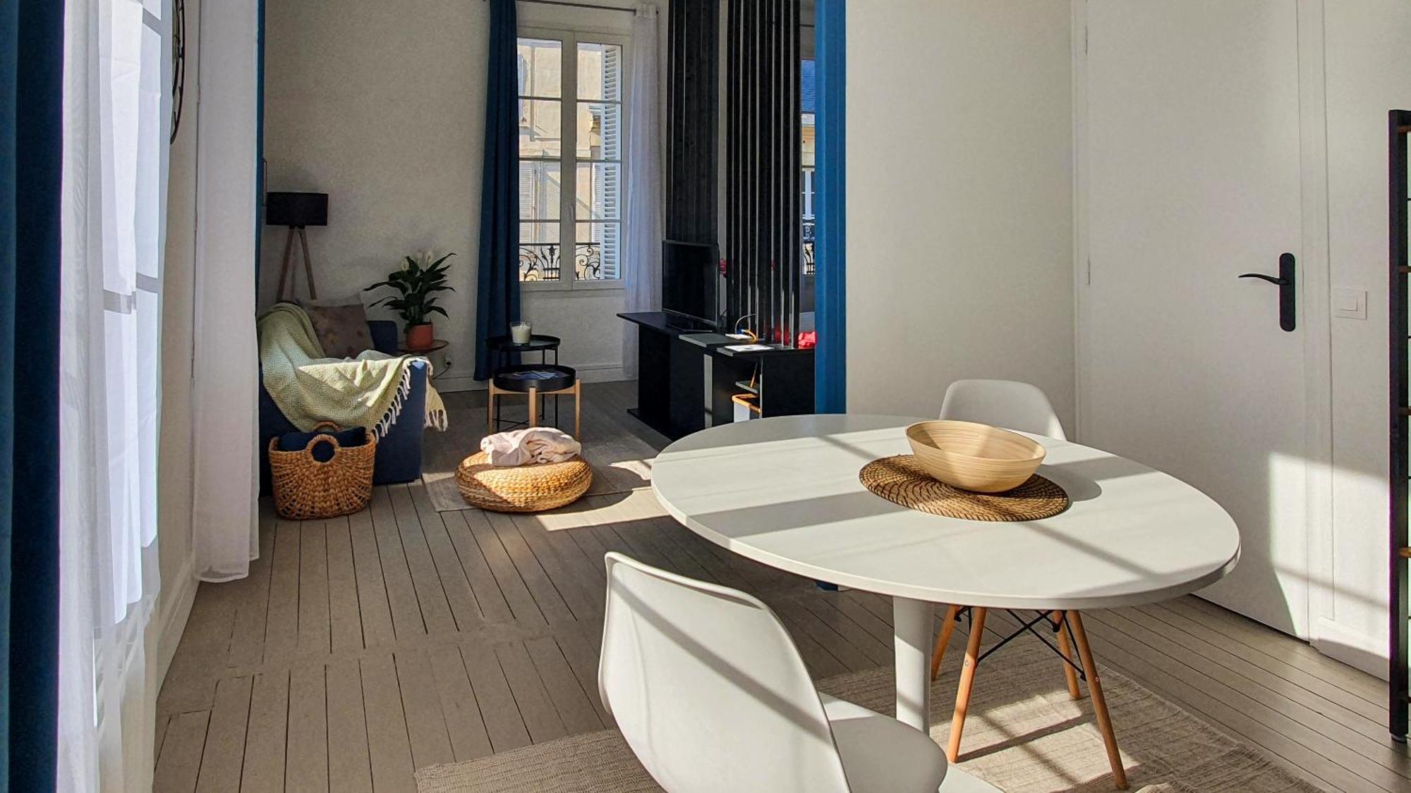 Charming Studio With View Of The Abbaye-Aux-Hommes Caen Habitación foto